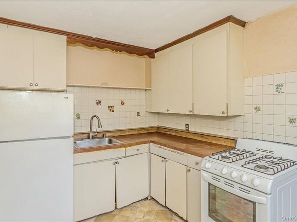 641 Lowell Road, Uniondale NY 11553