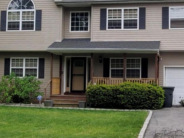 120 Cedar Drive, Bay Shore NY 11706