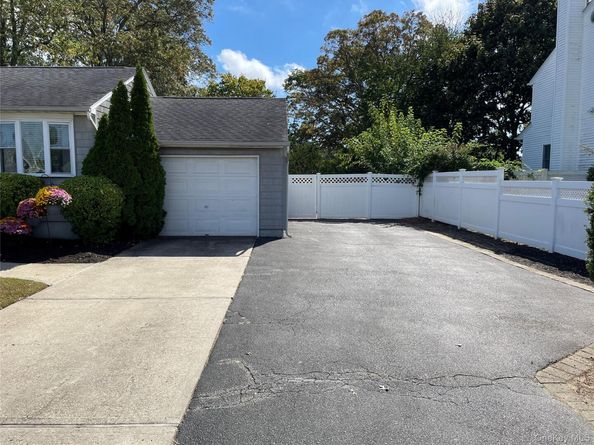 1321 7th Street, West Babylon NY 11704