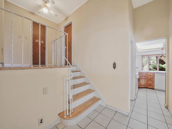 379 Roxbury Road S, Garden City South NY 11530