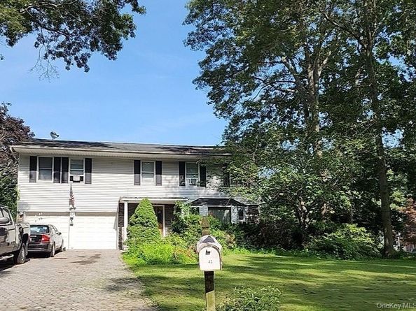 42 Maple Glen Lane, Nesconset NY 11767