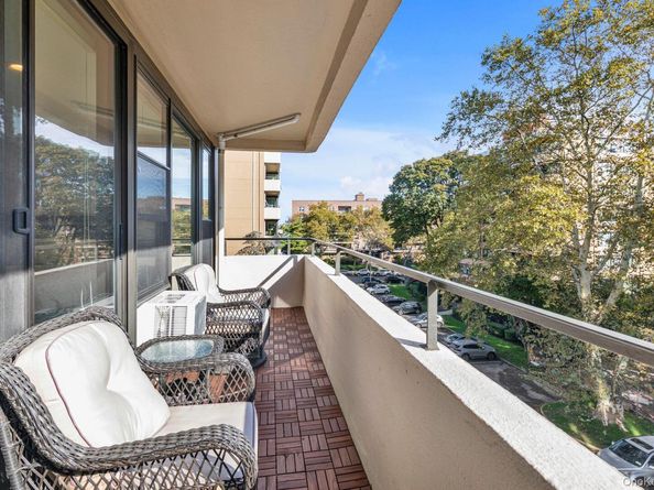 162-31 9th 5C, Beechhurst NY 11357