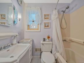 14 West Drive, Bay Shore NY 11706