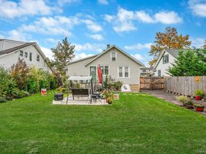14 West Drive, Bay Shore NY 11706