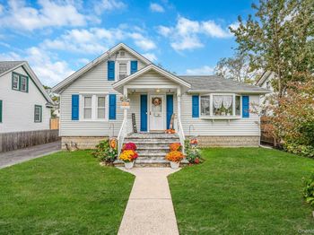 14 West Drive