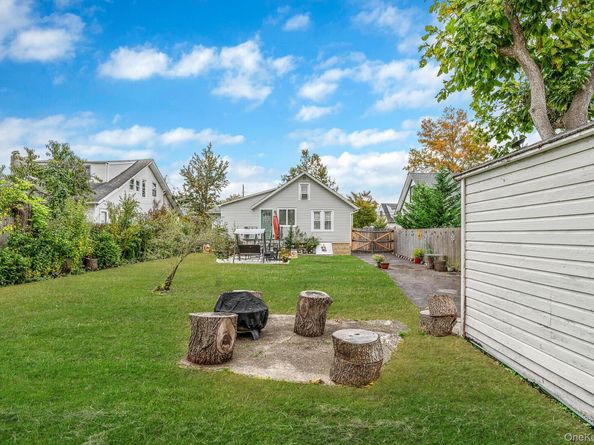14 West Drive, Bay Shore NY 11706