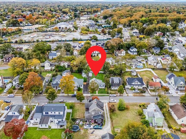 14 West Drive, Bay Shore NY 11706