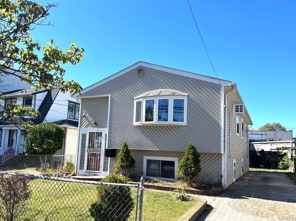 11 Mount Avenue, Freeport NY 11520