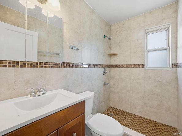 6739 197th Street, Fresh Meadows NY 11365