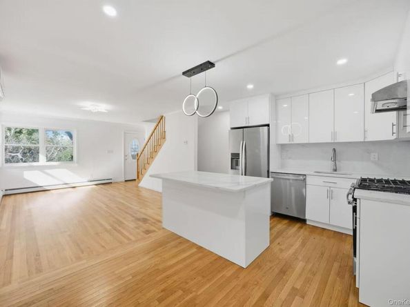 6739 197th Street, Fresh Meadows NY 11365