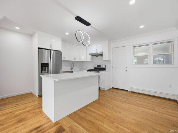6739 197th Street, Fresh Meadows NY 11365