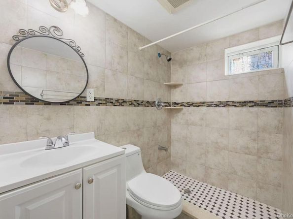 6739 197th Street, Fresh Meadows NY 11365