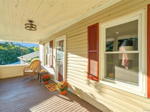 15 Dune Court, Northport NY 11768