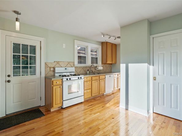 15 Dune Court, Northport NY 11768