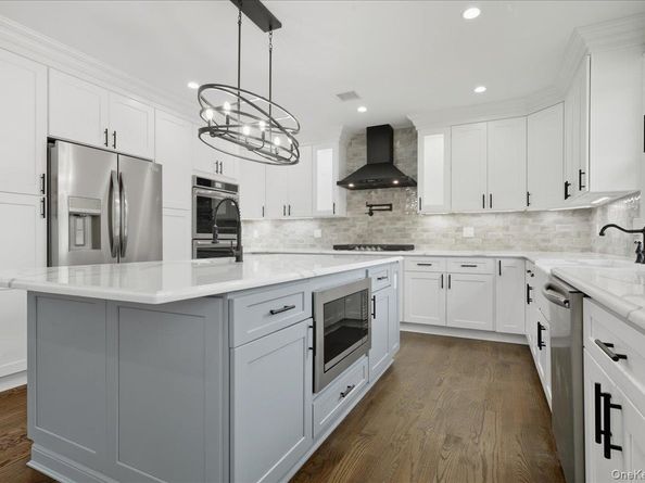 1744 Princeton Drive W, Wantagh NY 11793