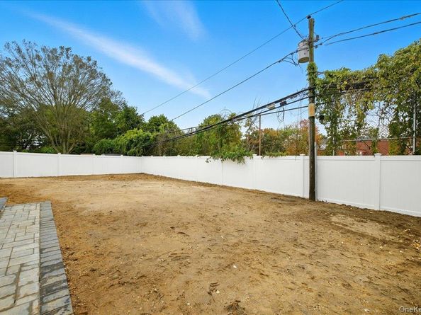 1744 Princeton Drive W, Wantagh NY 11793