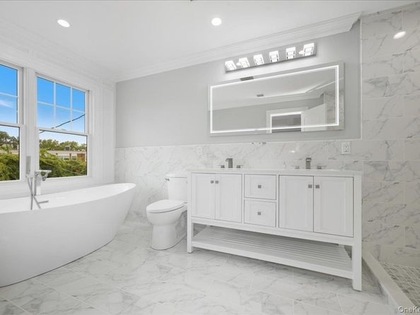 1744 Princeton Drive W, Wantagh NY 11793