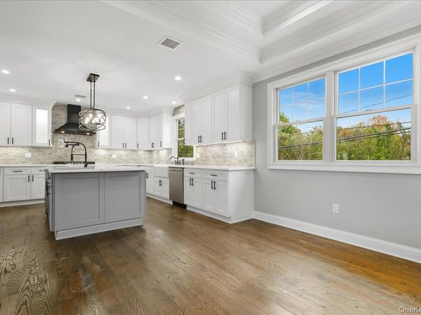 1744 Princeton Drive W, Wantagh NY 11793