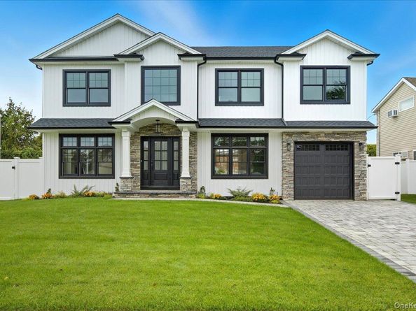 1744 Princeton Drive W, Wantagh NY 11793
