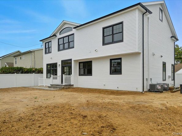 1744 Princeton Drive W, Wantagh NY 11793