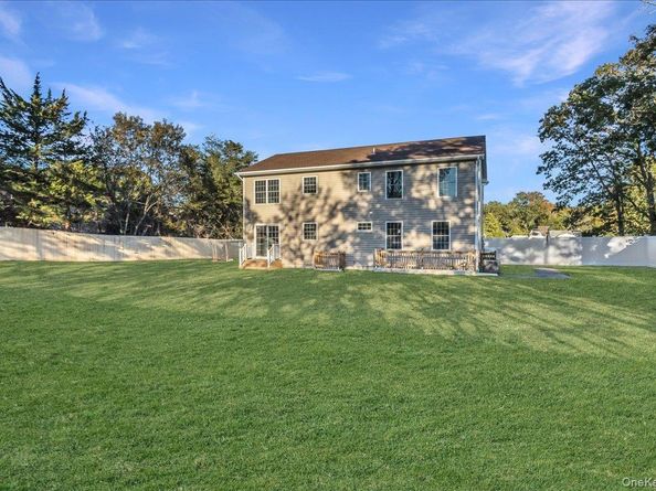 26 Gabon Lane, Coram NY 11727