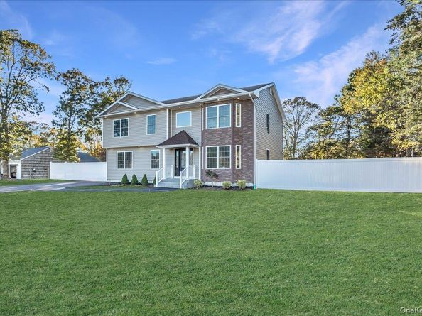 26 Gabon Lane, Coram NY 11727