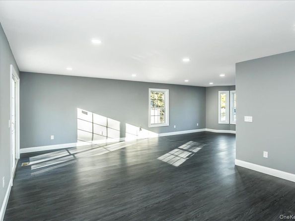 26 Gabon Lane, Coram NY 11727