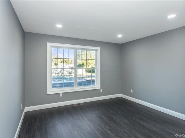 26 Gabon Lane, Coram NY 11727