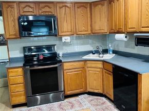 27 Wildflower Lane, Wantagh NY 11793