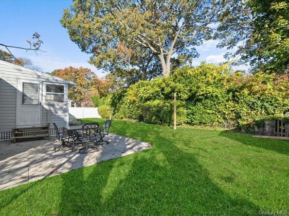 79 Beecher Road, North Babylon NY 11703