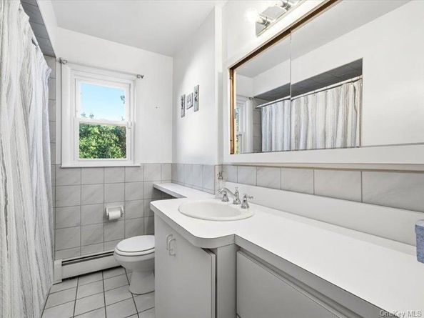 79 Beecher Road, North Babylon NY 11703