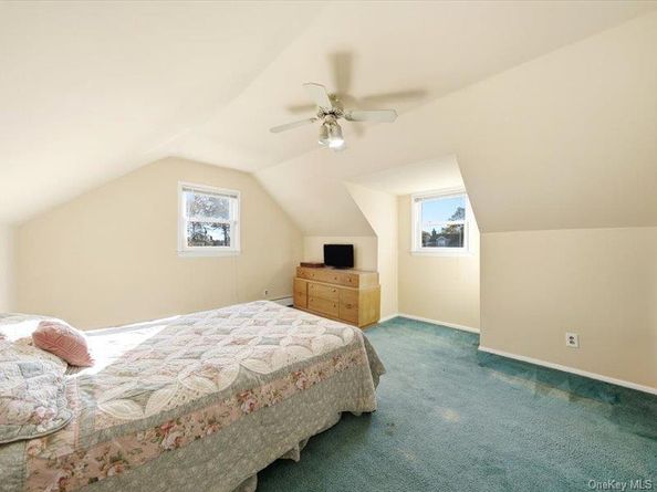 79 Beecher Road, North Babylon NY 11703