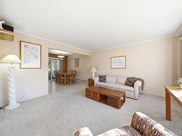 79 Beecher Road, North Babylon NY 11703