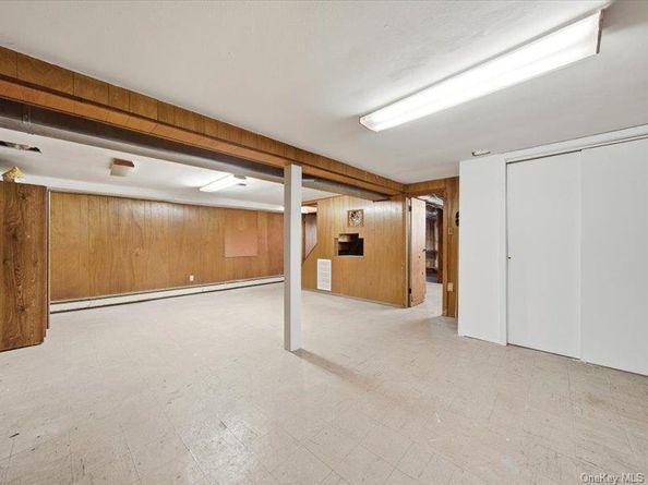 79 Beecher Road, North Babylon NY 11703