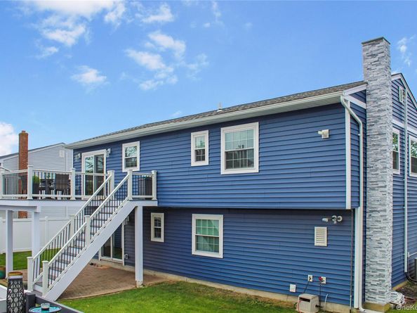 125 Spruce Street, Lindenhurst NY 11757