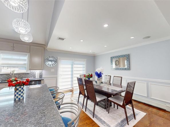 125 Spruce Street, Lindenhurst NY 11757