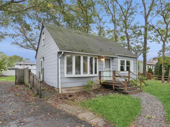 15 Poncho Drive, Mastic NY 11950