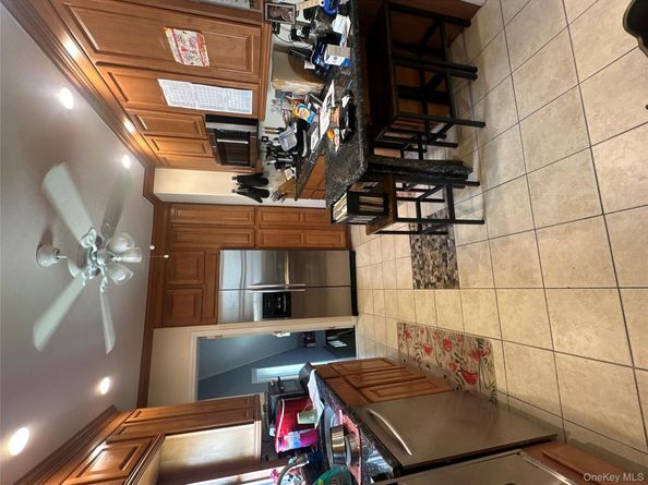 2094 Wantagh Avenue, Wantagh NY 11793