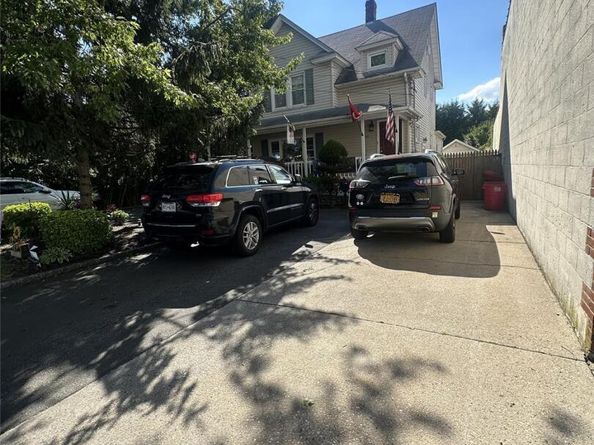 2094 Wantagh Avenue, Wantagh NY 11793