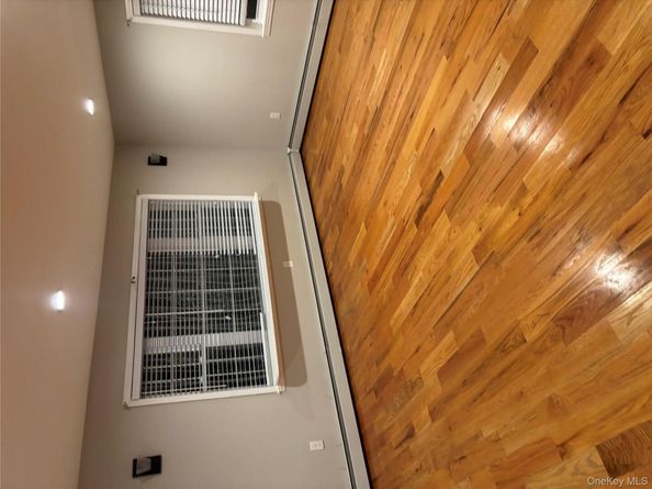 2094 Wantagh Avenue, Wantagh NY 11793