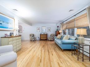 10 Princeton Street, Rockville Centre NY 11570