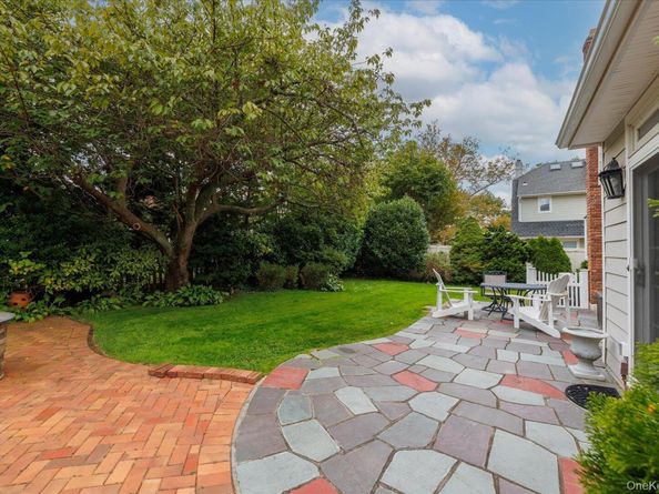 10 Princeton Street, Rockville Centre NY 11570