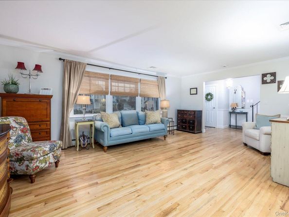 10 Princeton Street, Rockville Centre NY 11570