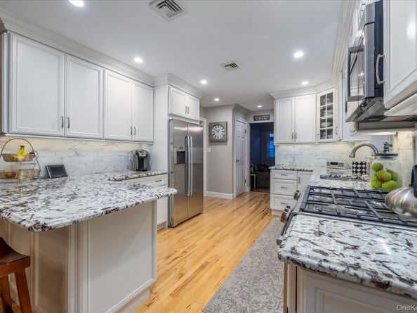 10 Princeton Street, Rockville Centre NY 11570