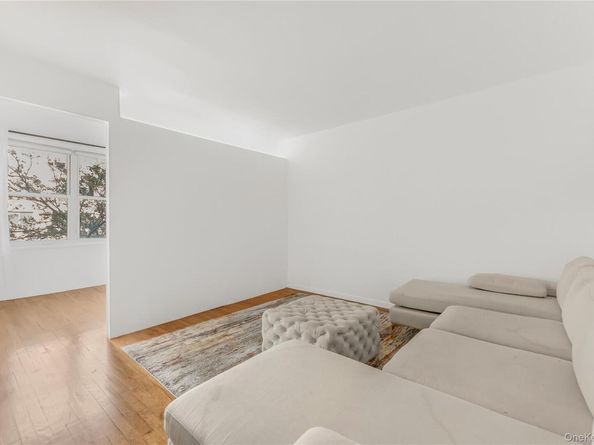 365 Bronx River Road 6C, Yonkers NY 10704