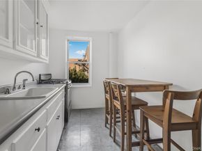 365 Bronx River Road 6C, Yonkers NY 10704