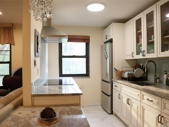10 Terrace Circle 3B, Great Neck NY 11021