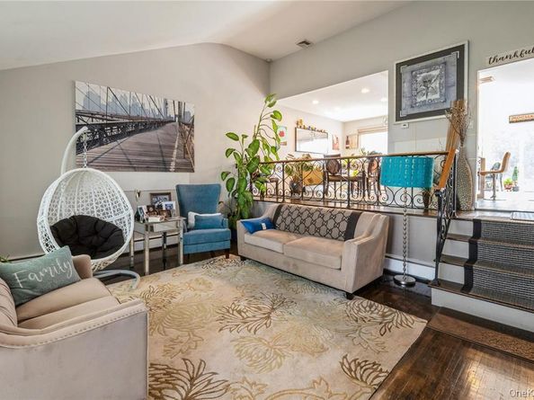 1040 Cedarhurst Street, North Woodmere NY 11581