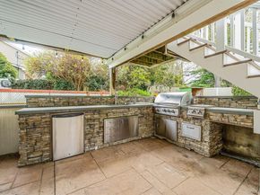 6 Warbler Lane, Commack NY 11725