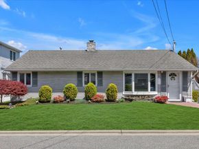 25 Bayview Avenue, Babylon NY 11702